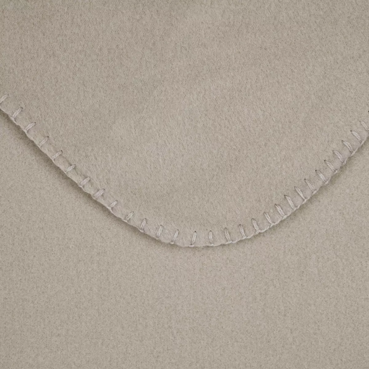 Fleecedecke (150 cm) Carlton Hellgrau