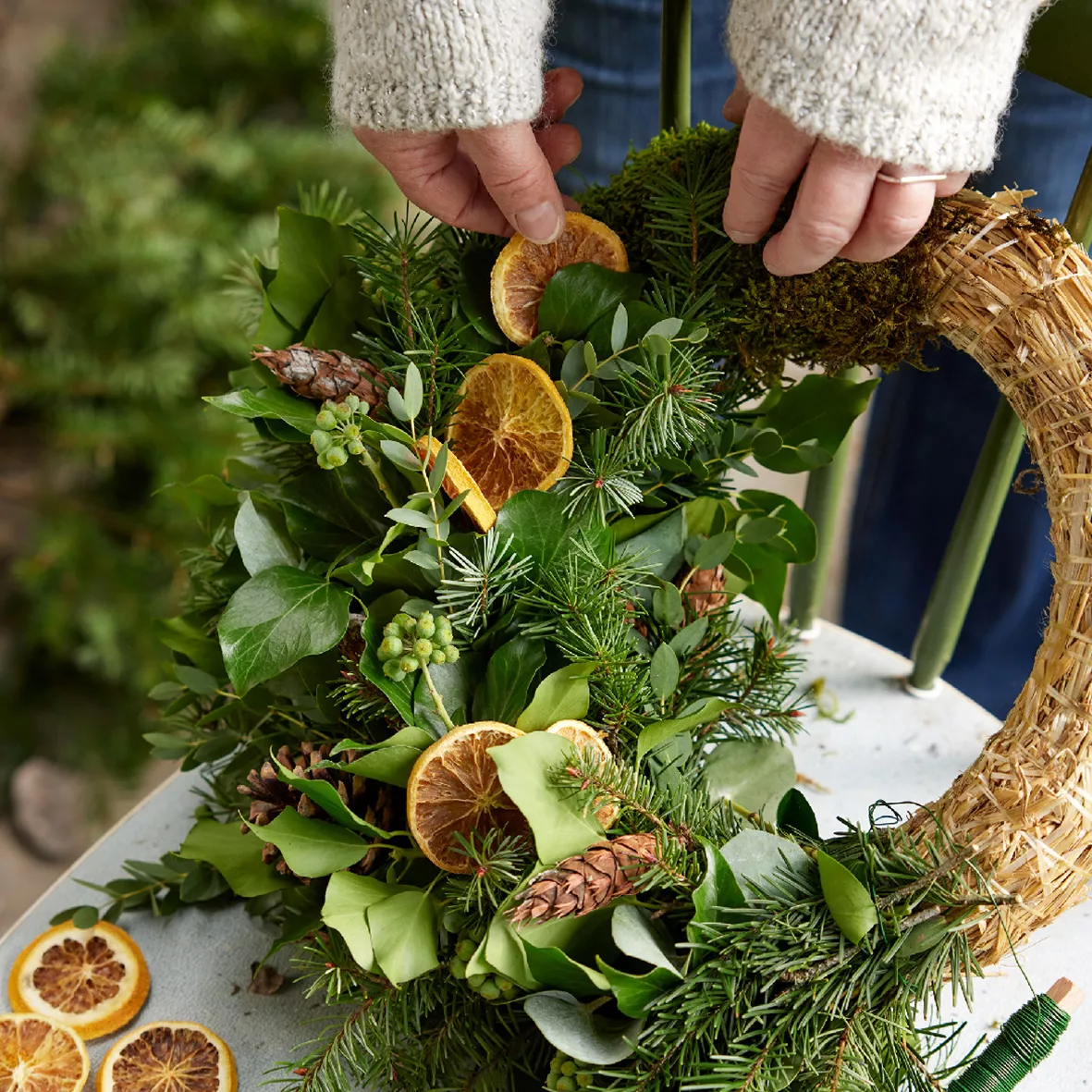 Couronne de Noël en paille (D30 cm) à décorer 