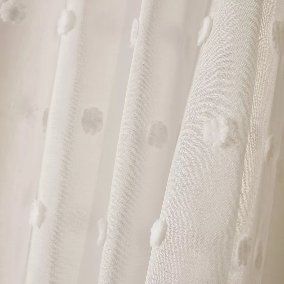 Tenda con occhielli e pon pon (140 x 240 cm) Emie Beige