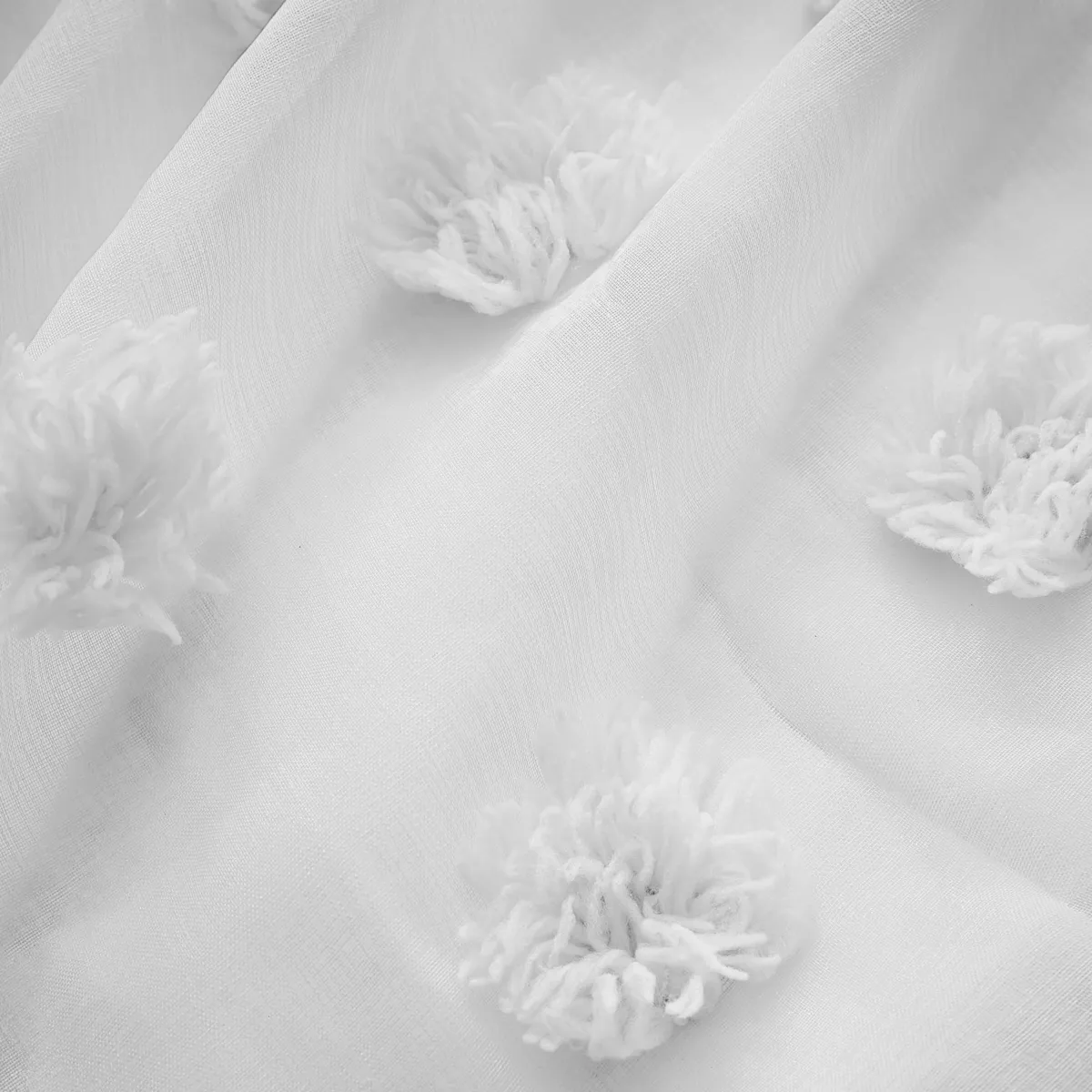Visillo con ojales y pompones (140 x 280 cm) Suzie Blanco
