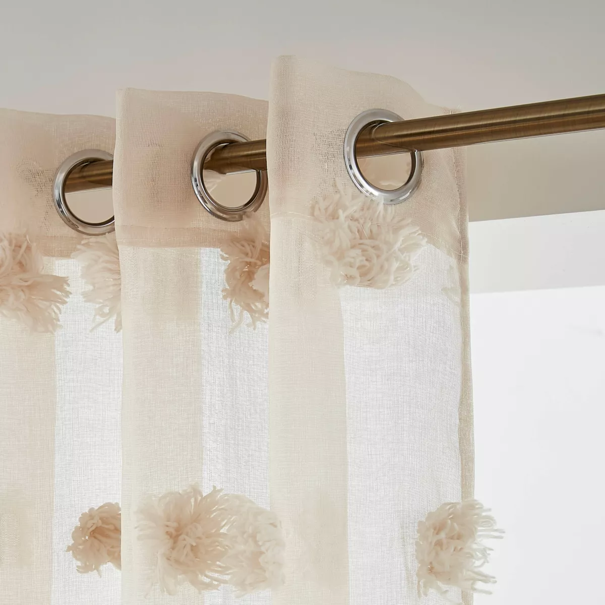 Gardine mit Ösen & Pompons (140 x 240 cm) Suzie Beige