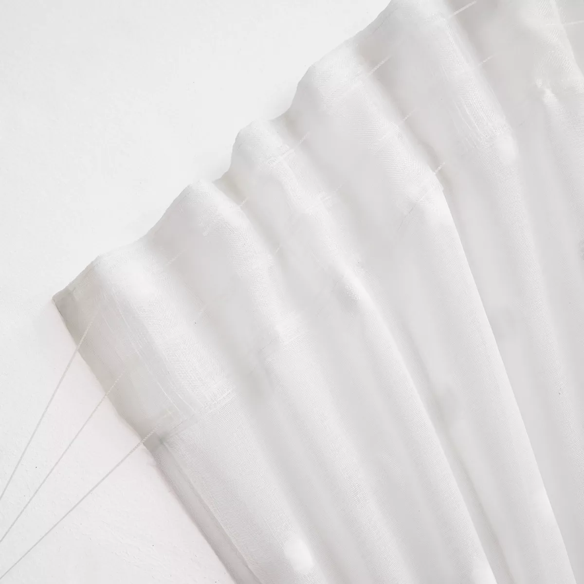 Tenda trasparente con nastri arricciati e pompon (140 x 240 cm) Emie Bianco