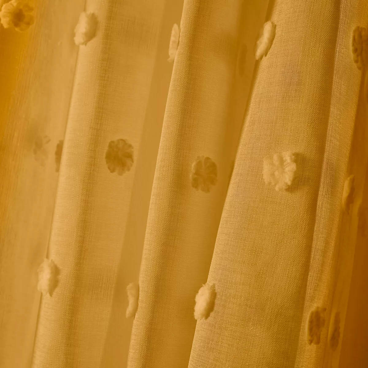 Visillo con ojales y pompones (140 x 240 cm) Emie Amarillo mostaza