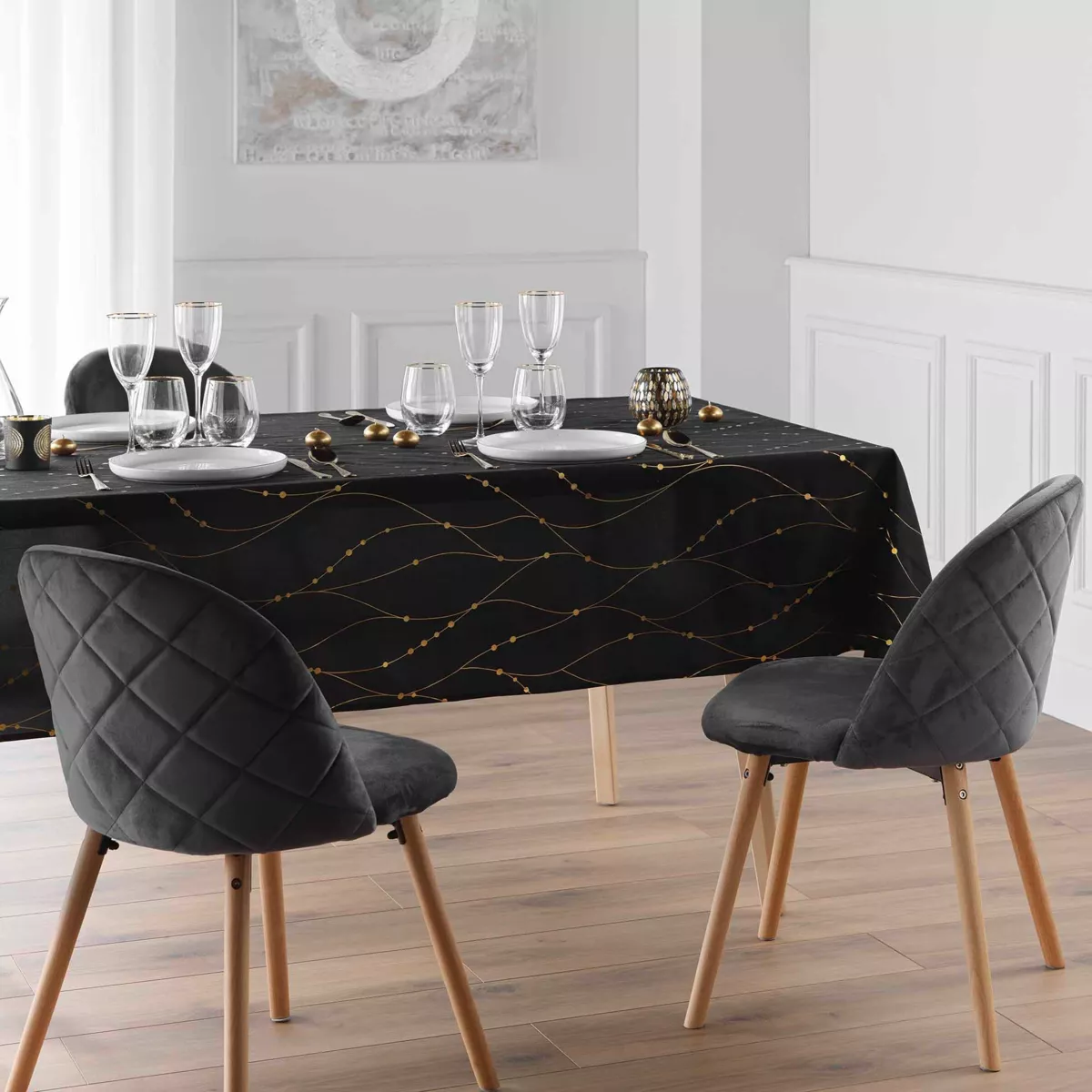 Nappe de Noël rectangulaire anti tache (140 x 240 cm) Firmament Noir et doré