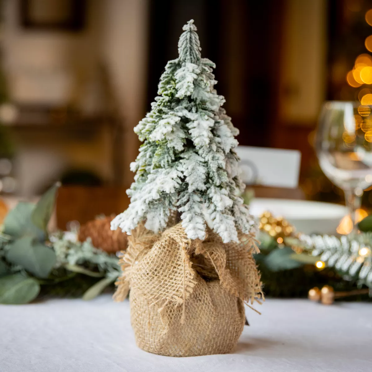 Kunsttanne Félicia H27 cm Grün verschneit 1