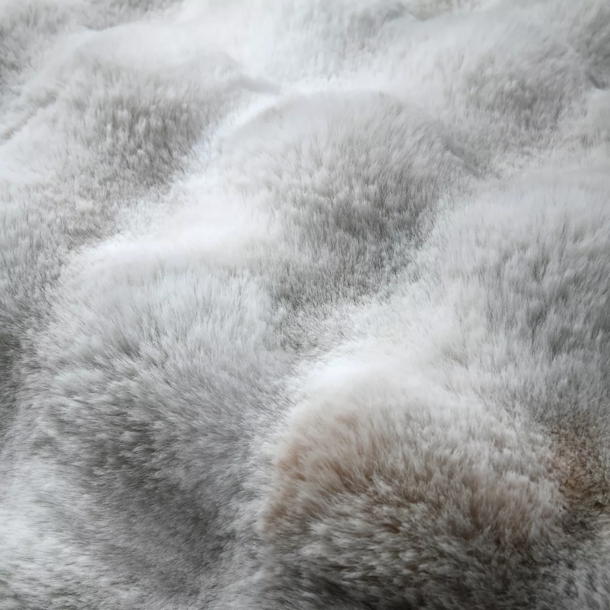Coussin rectangulaire fausse fourrure (50 x 80 cm) Nebraska Gris perle