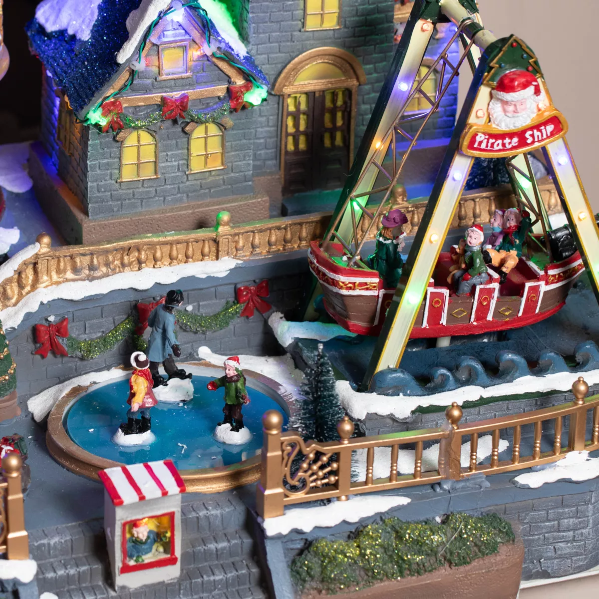 Villaggio di Natale luminoso e musicale Festa