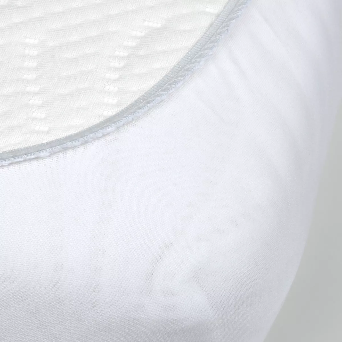 Protector de colchón impermeable de esponja (140 x 190/200 cm) Sonia Blanco