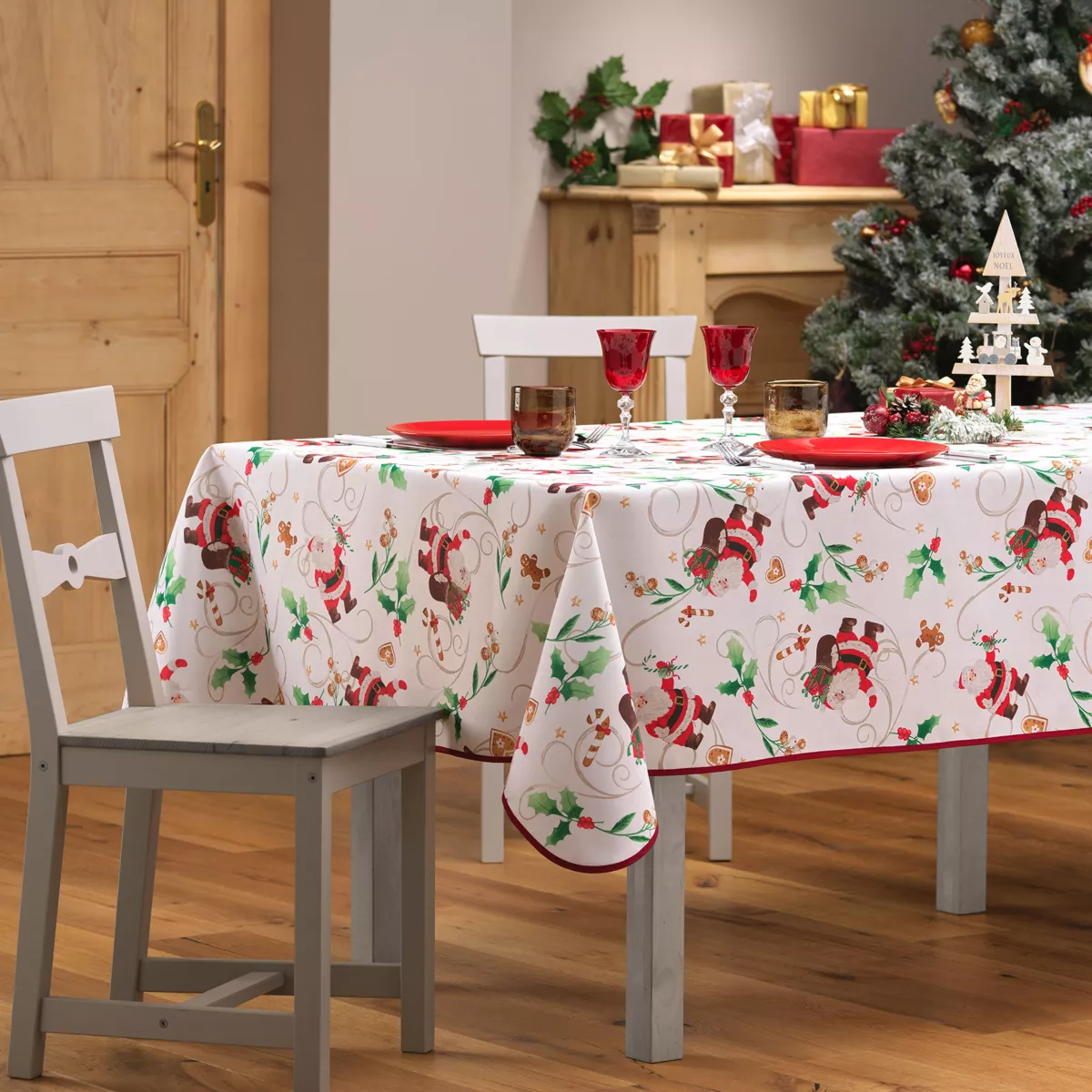 Nappe rectangulaire anti tache (150 x 240 cm) Père Noël Blanc