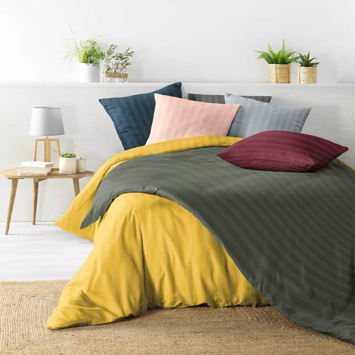 Funda nórdica y dos fundas de almohada microfibra (240 x 220 cm) Cleo Blanco