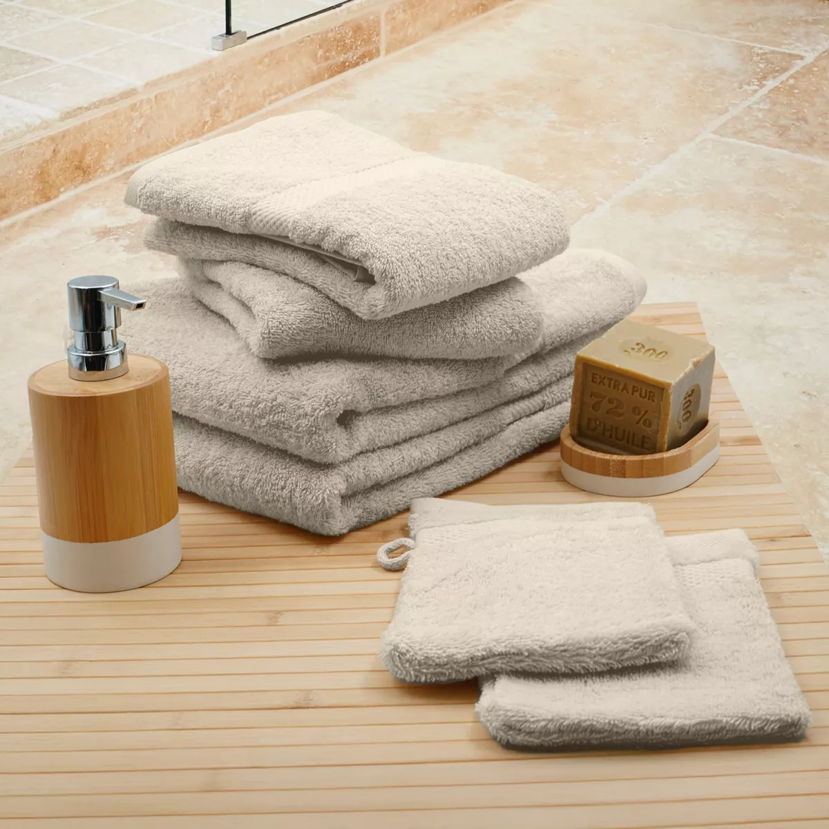 Lot de 2 gants de toilettes coton (15 x 21 cm) + 2 serviettes de bain coton (50 x 90 cm) + 2 serviettes de bain coton (70 x 1
