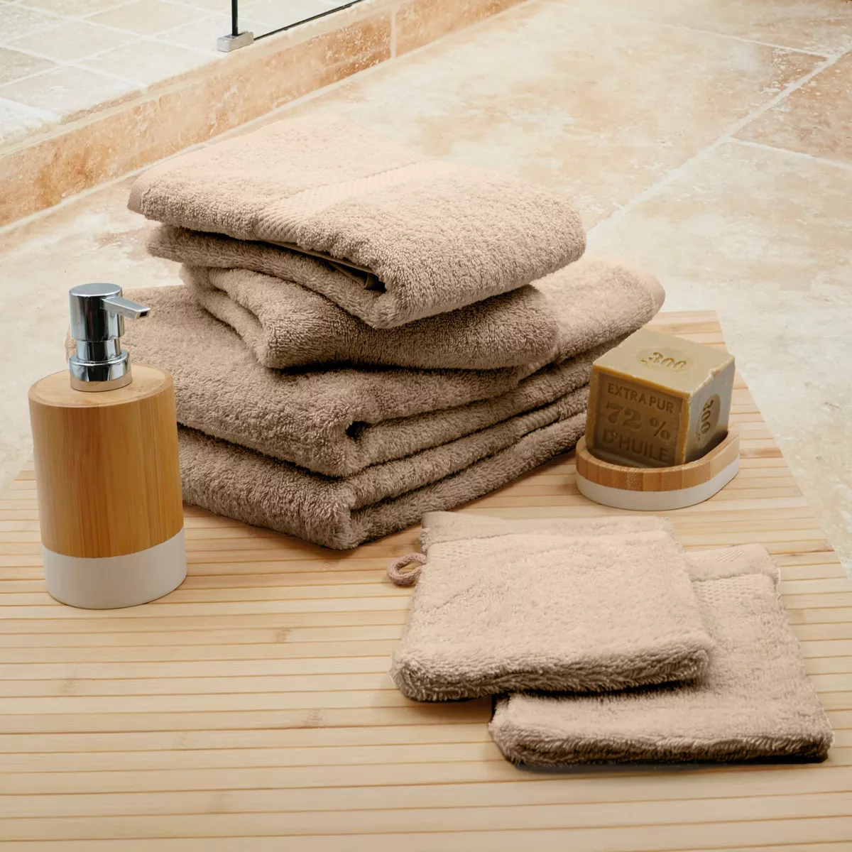 Lot de 2 gants de toilettes coton (15 x 21 cm) + 2 serviettes de bain coton (50 x 90 cm) + 2 serviettes de bain coton (70 x 1