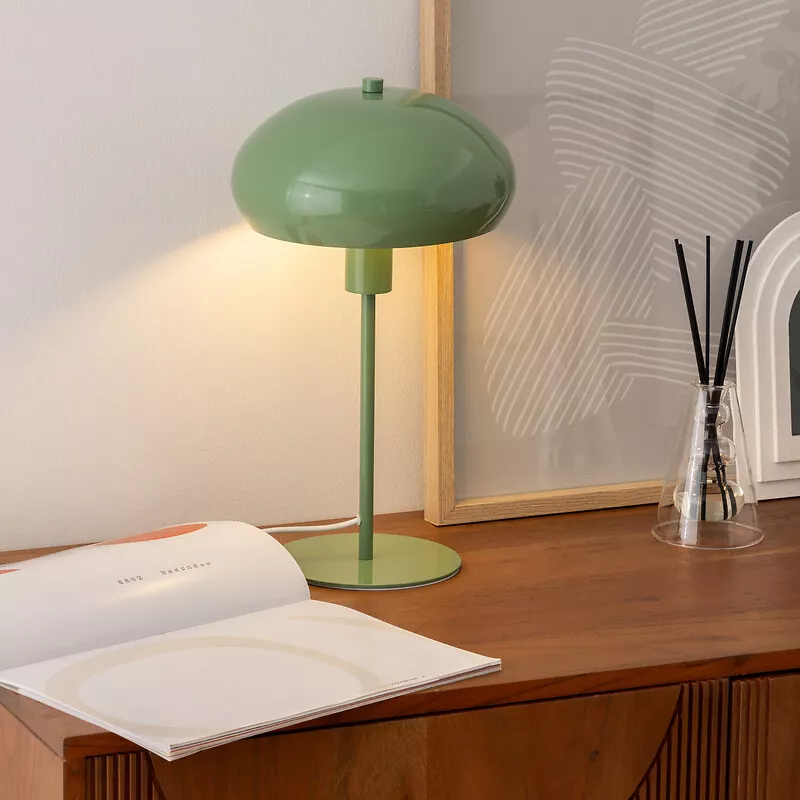 Tischleuchte aus Metall (38 cm) Savio Lindengrün