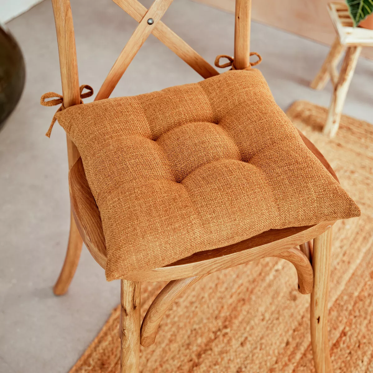 Cojín de silla cuadrado (38 x 38 cm) Clem Canela