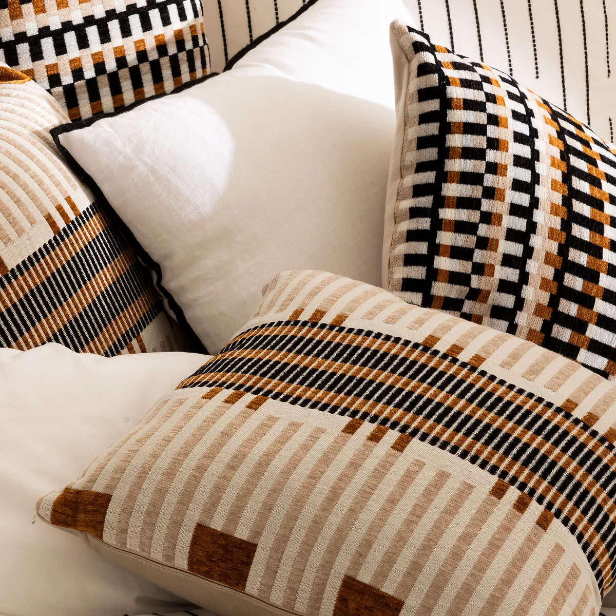 COUSS JACQ CHEN JANGWA 40X40 L. 40 x P. 7 x H. 40 cm