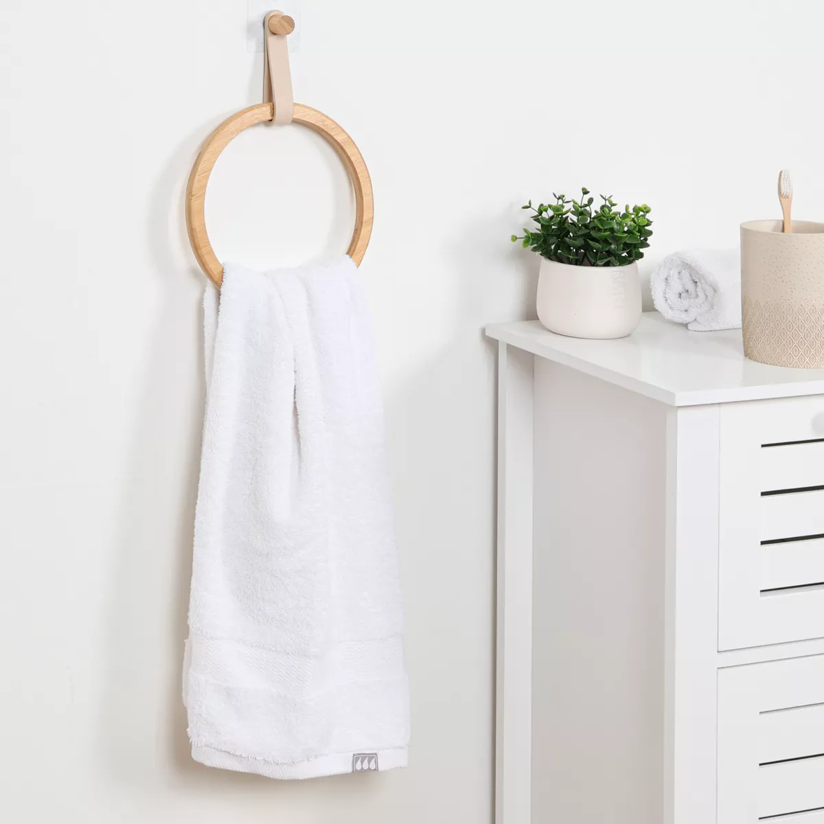 Handtuchhalter zum Kleben rund (D21 cm) Easy Chic Beige