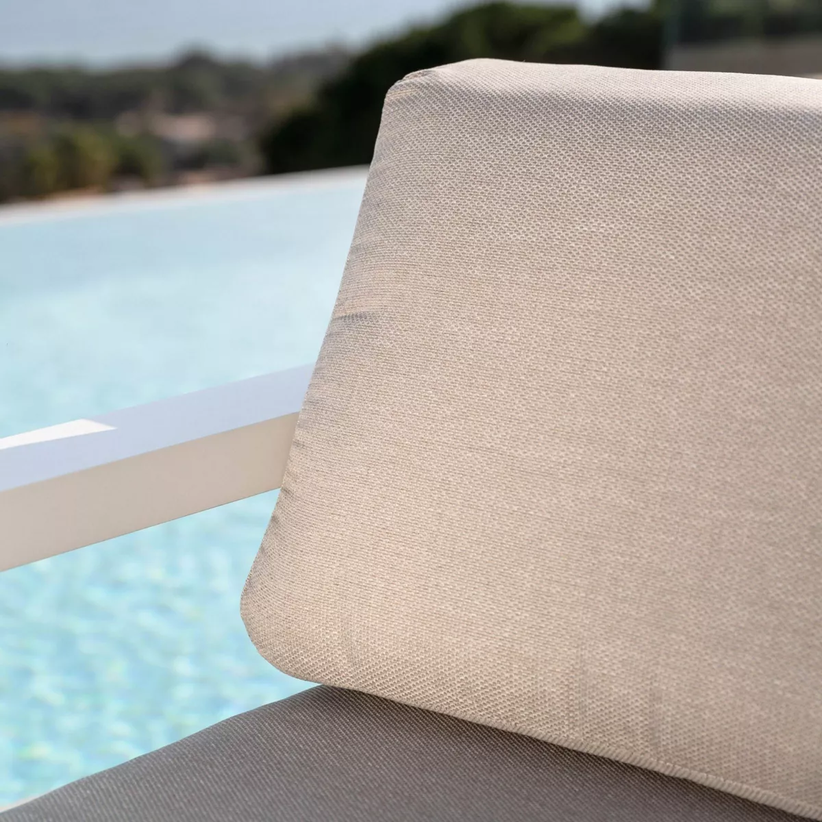 Sillón de jardín de relax en aluminio Elba Blanco y topo
