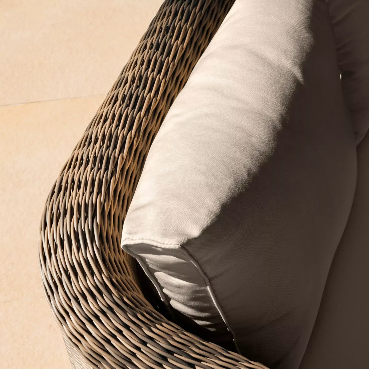 Salon de jardin en résine tressée 4 places 4 pcs Calvi Sepia et taupe