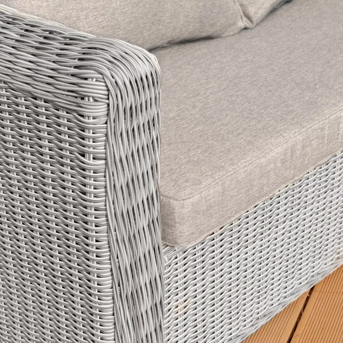 Salotto da giardino in resina intrecciata 5 posti 4 pezzi Calvi Grigio e tortora