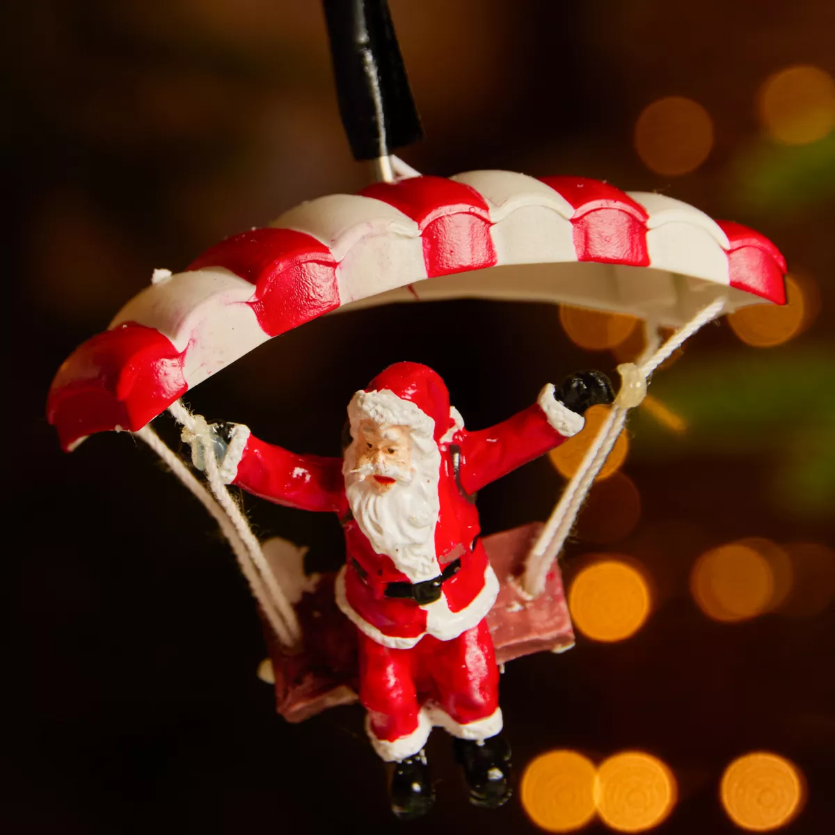 Pueblo de Navidad luminoso y animado (H31 cm) Aventuras de invierno