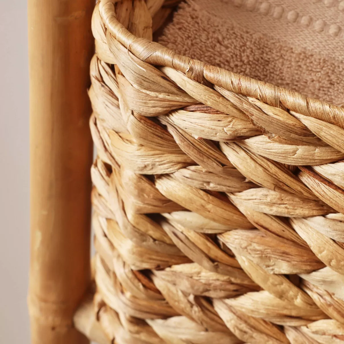 Mueble 3 cestas bambú y jacinto de agua (H91 cm) Bali