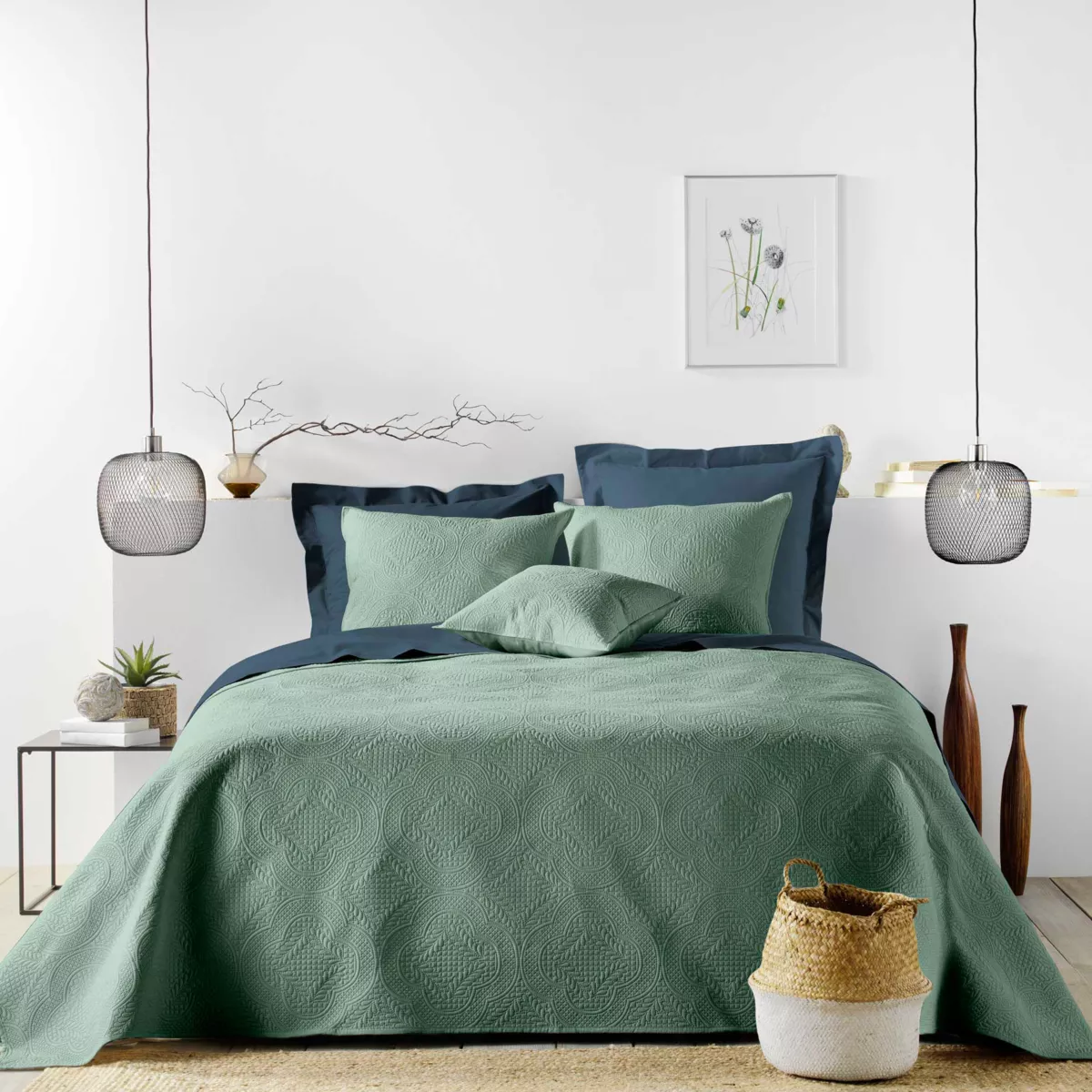 Colcha acolchada y dos fundas de almohada (240 x 260 cm) Romane Verde Pino