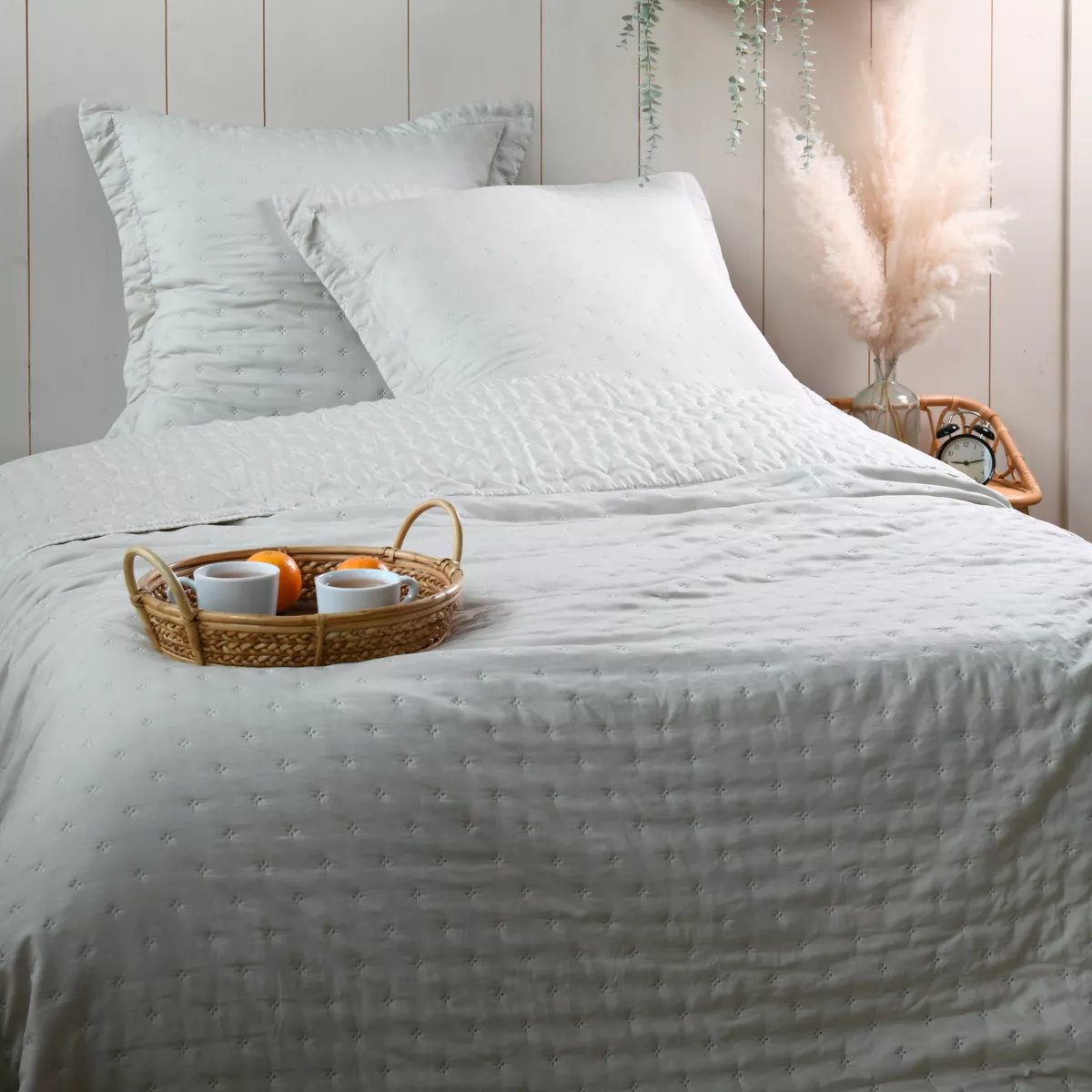 Colcha acolchada Cléo y dos fundas de almohada (240 x 220 cm) Marfil