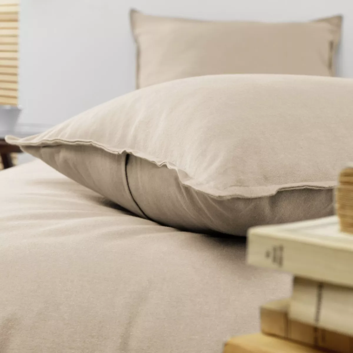 Taie d'oreiller carrée flanelle de coton (63 x 63 cm) Nina Beige