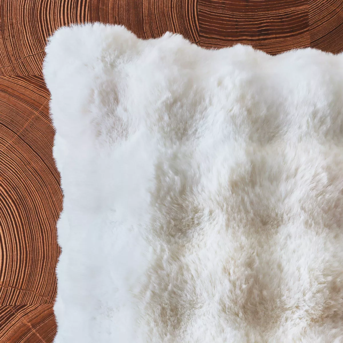 Coussin carré fausse fourrure (50 x 50 cm) Toronto Ivoire