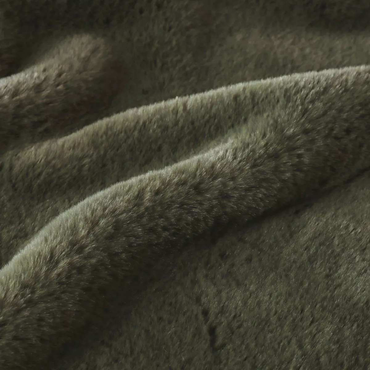 Kunstfelldecke (140 x 200 cm) Finn Khaki-Grün