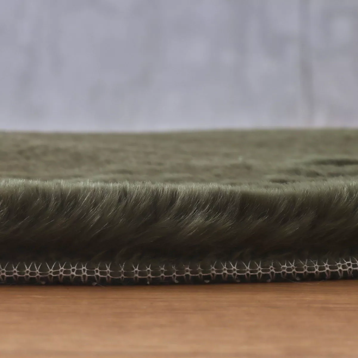 Tapis rectangulaire fausse fourrure (140 x 200 cm) Finn Vert kaki
