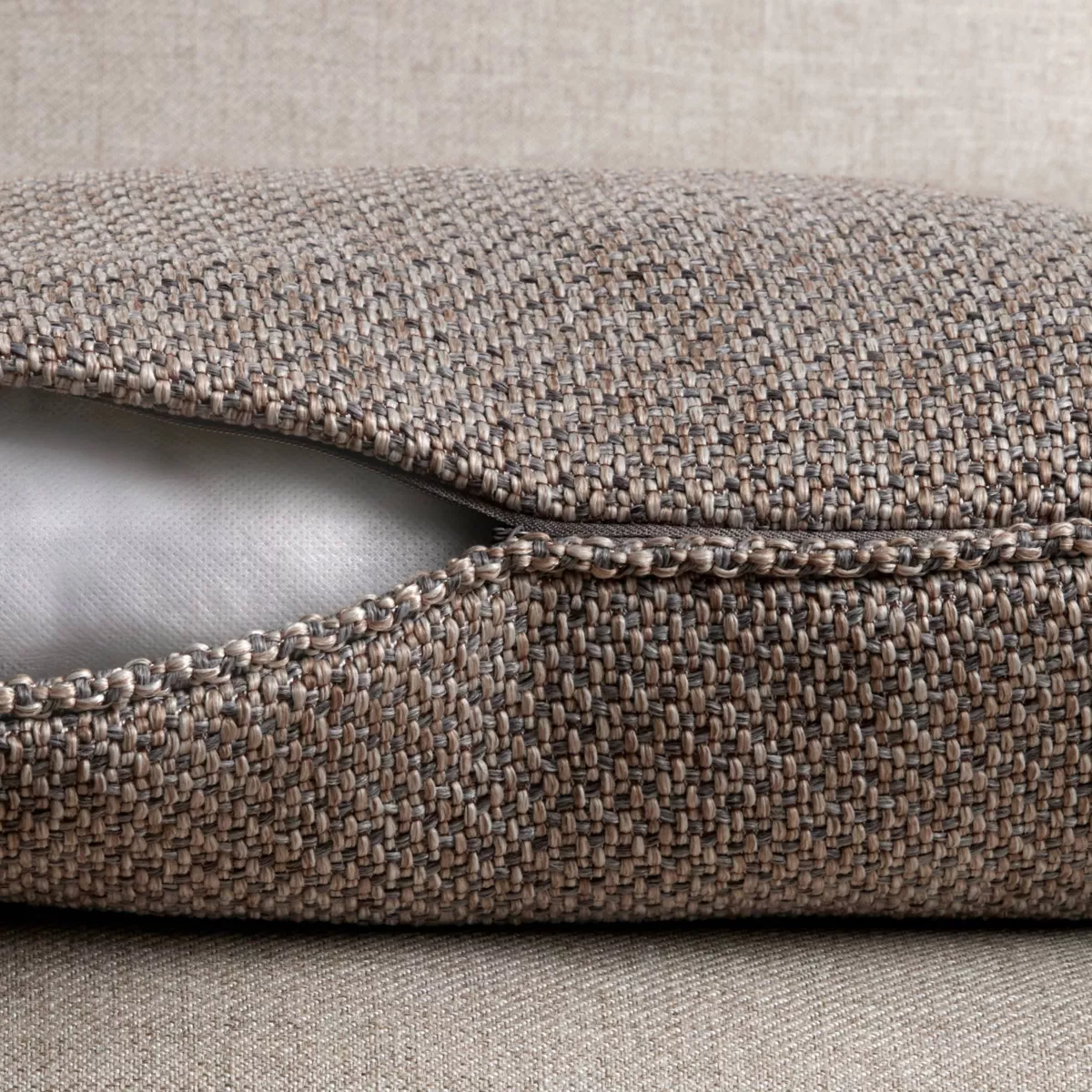 Coussin rectangulaire effet chiné (40 x 60 cm) James Gris galet