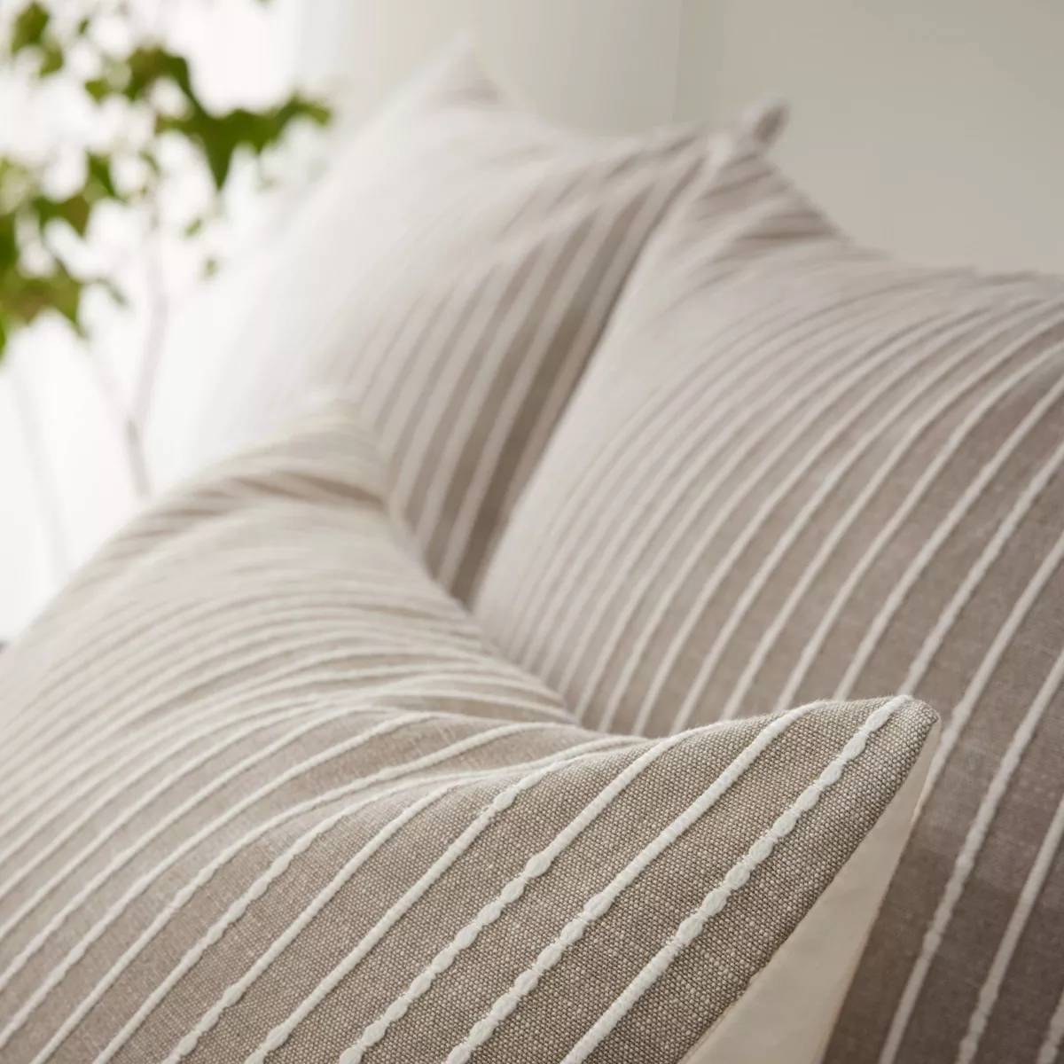 Federa rettangolare reversibile in cotone testurizzato e percale (50 x 70 cm) Alice Ecru