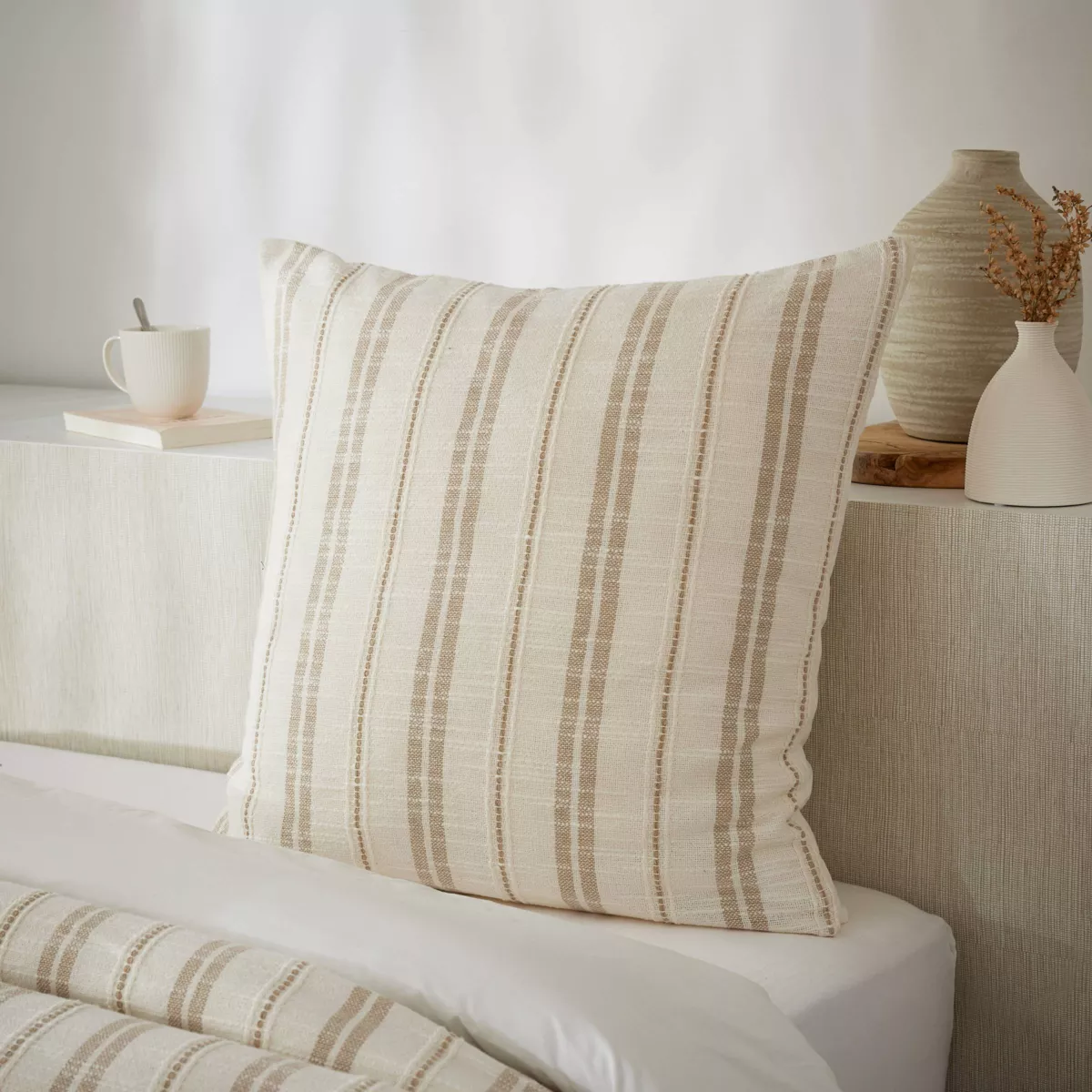 Federa quadrata reversibile in cotone testurizzato e percale (60 x 60 cm) Alice Corda