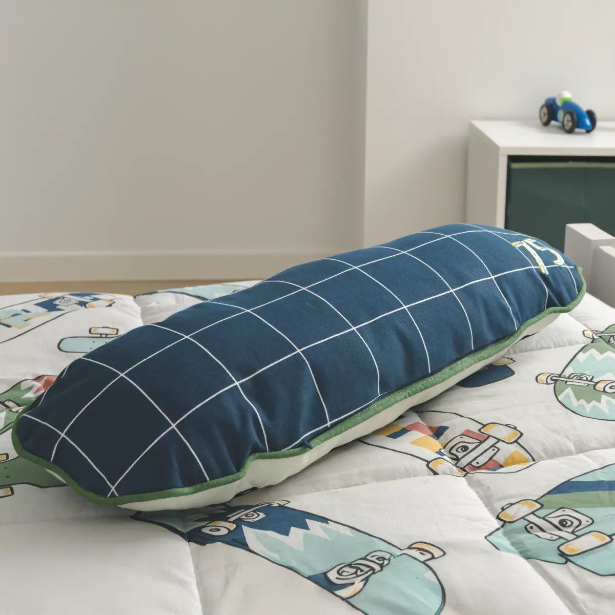 Rundes Kinderkissen aus Baumwolle (65 x 25 cm) California Blau