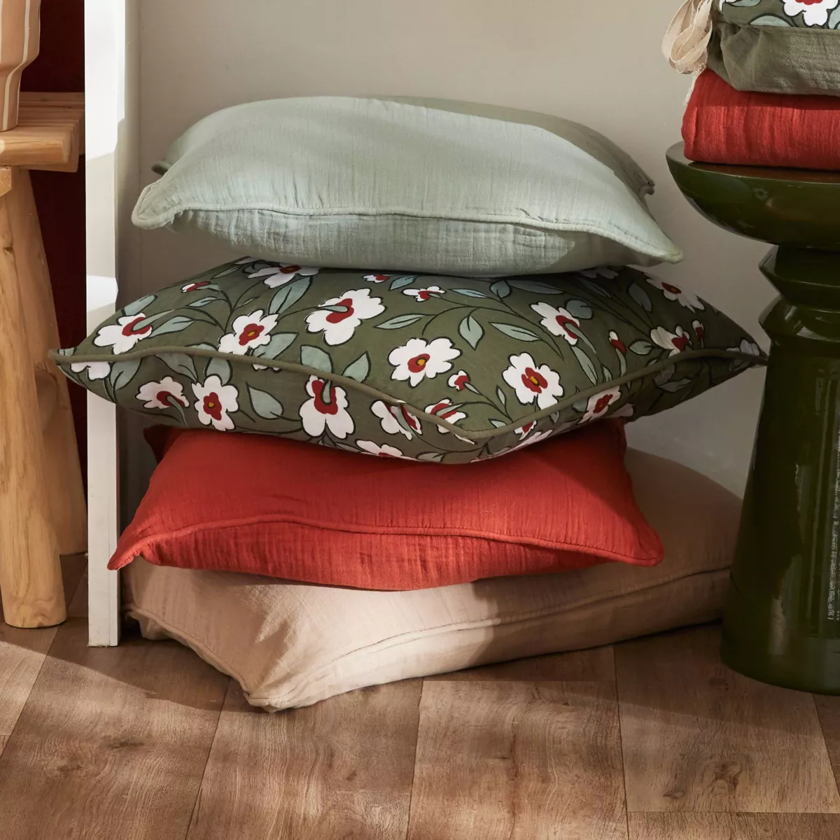 Coussin carré gaze de coton (45 x 45 cm) Gaïa marguerite Vert romarin