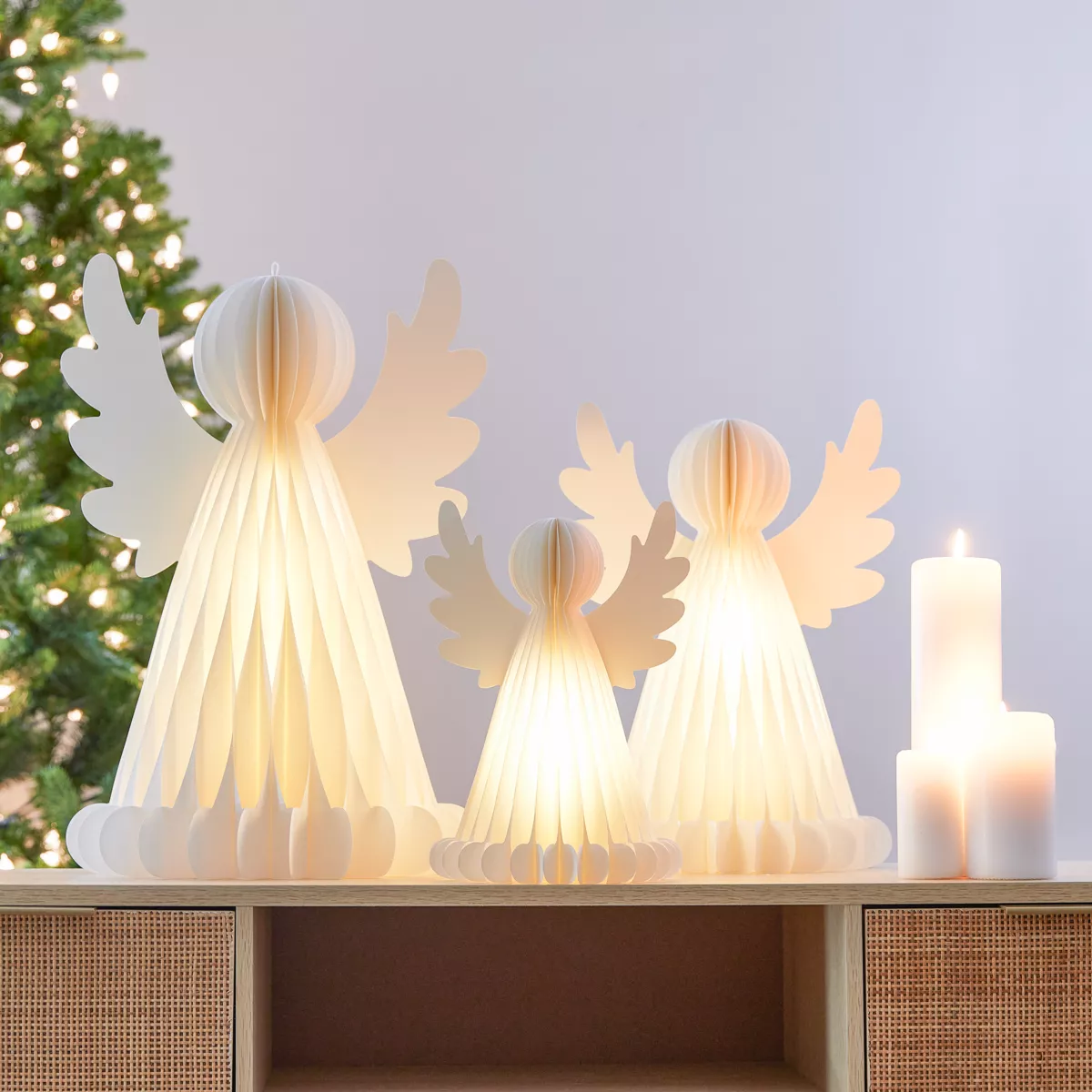 Ange lumineux à piles 6 LED (H38 cm) Papier fermeture magnétique Blanc