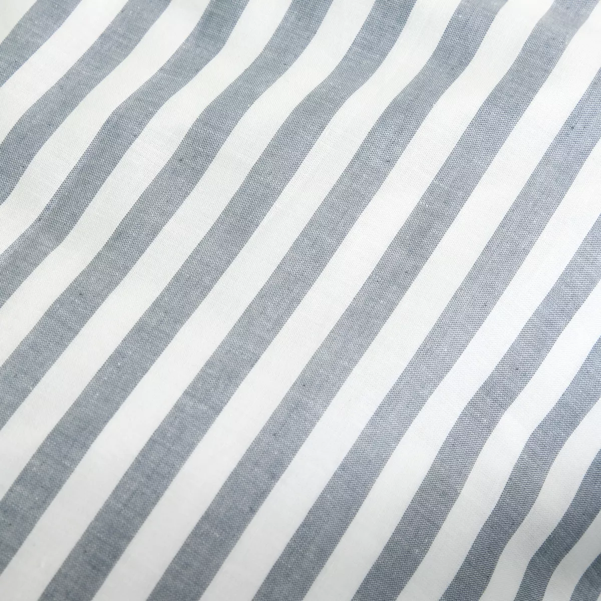 Housse de couette et deux taies d'oreiller coton (260 x 240 cm) Linea Bleu