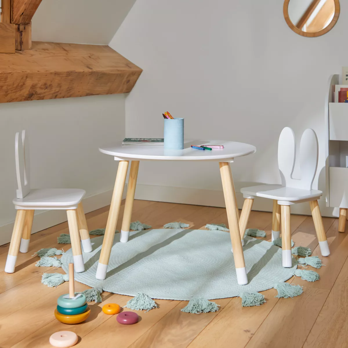 Tafel en 2 houten kinderstoelen konijn (H44 cm) Lila Wit