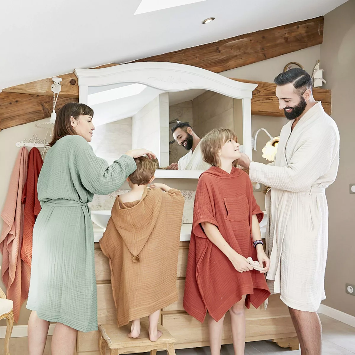 Bademantel aus Baumwoll-Gaze S/M Gaïa Eukalyptusgrün