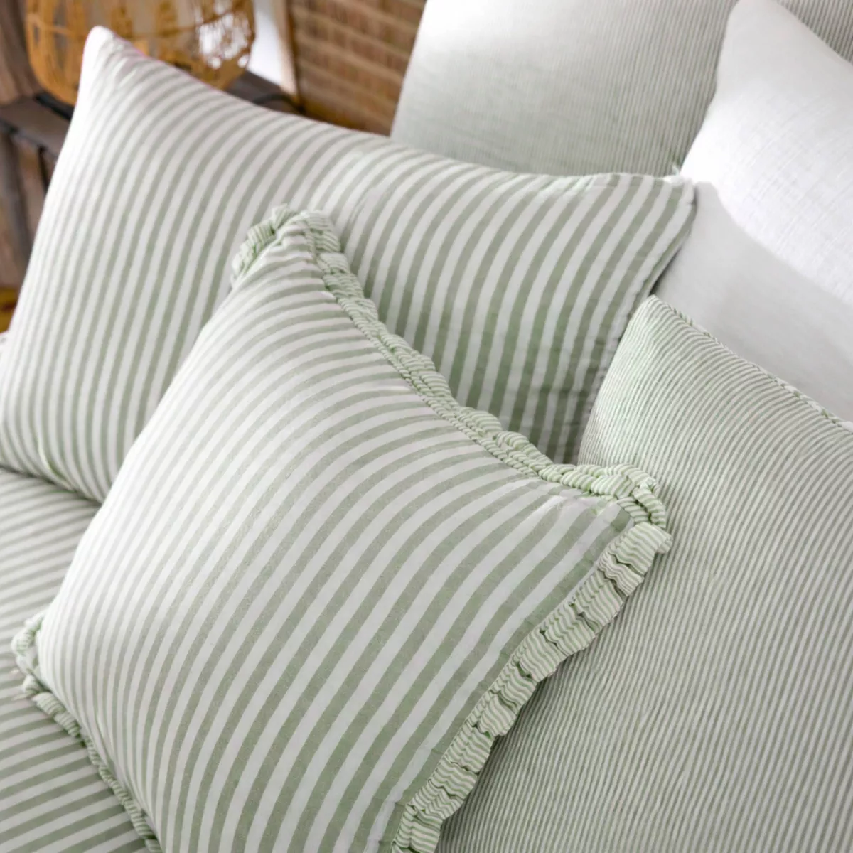 EM - Taie d'oreiller 80 x 80 cm Gaze de coton tissŽe teinte GAìA RAYURES Eucalyptus