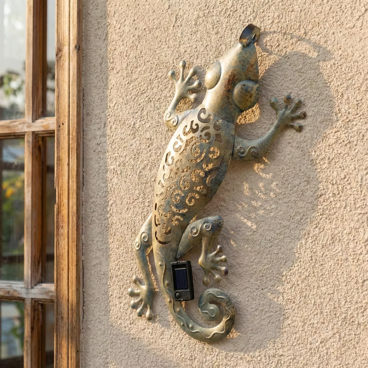 Lampe murale solaire en métal (L51 cm) Gecko Vert antique