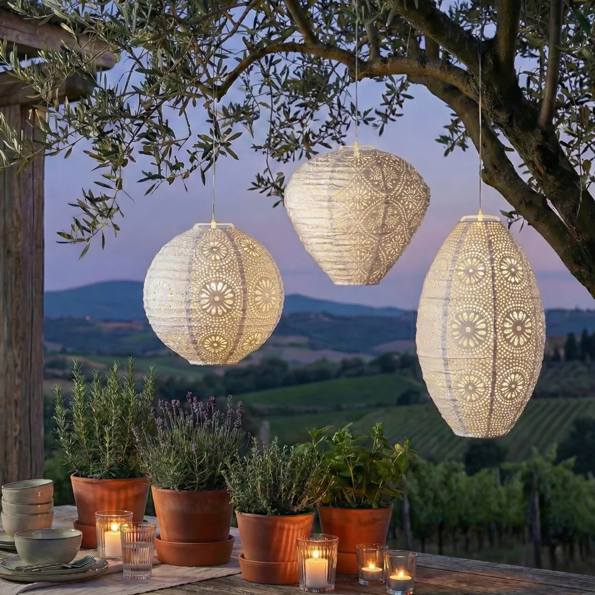 Lanterna solare da giardino (H23 cm) Lanterna traforata Bianca