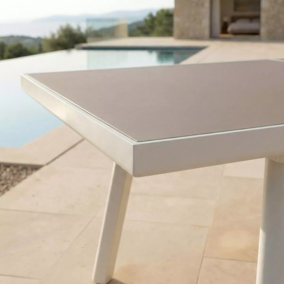 Ausziehbarer Aluminium-Gartentisch 10 Plätze (200/260 x 96 cm) Amalfi Weiß und Taupe