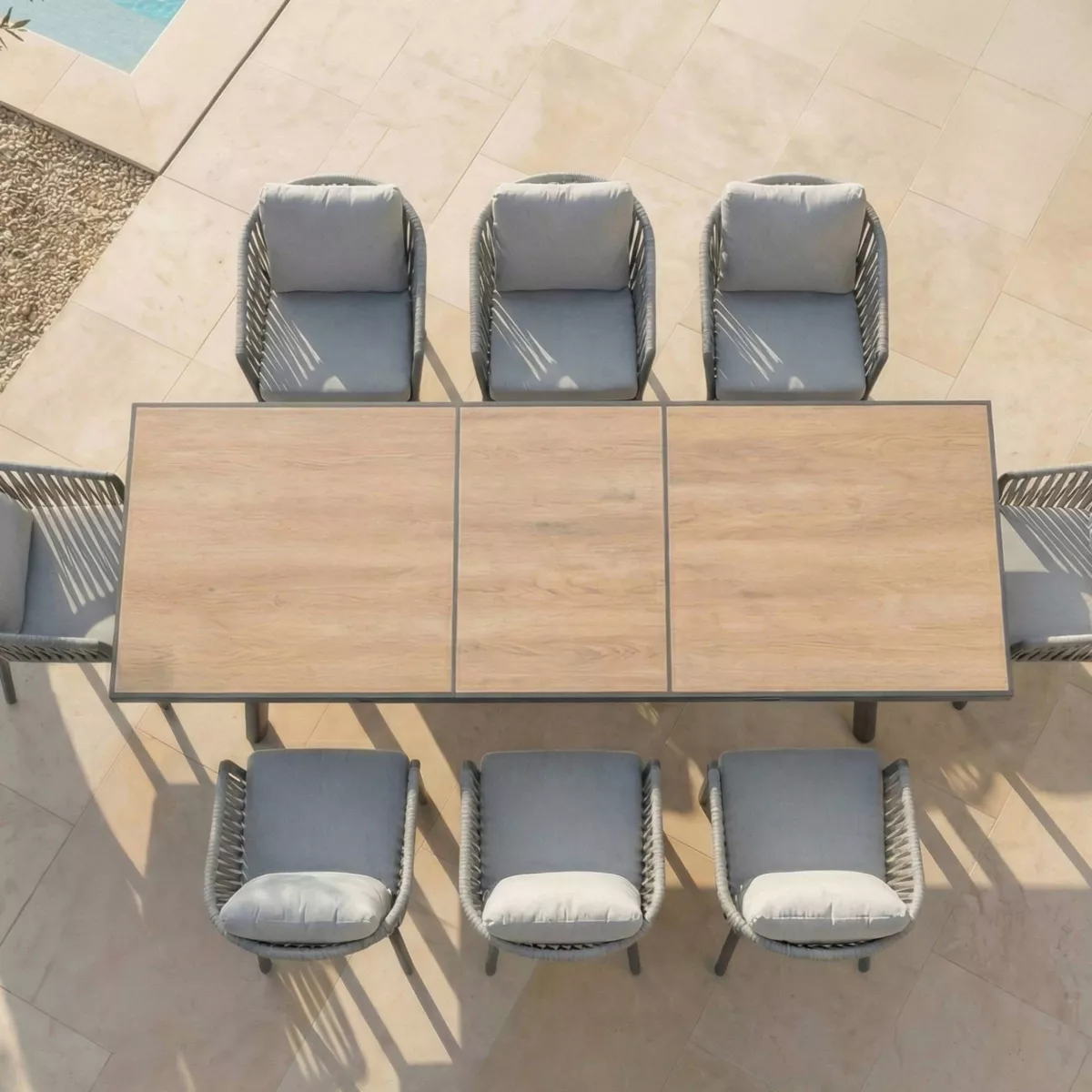 Table de jardin extensible en aluminium 12 places (240/300 x 96 cm) Amalfi Gris anthracite et bois