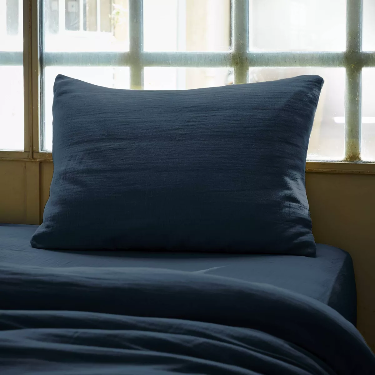 Taie d'oreiller rectangulaire gaze de coton (L70 cm) Gaïa Bleu nuit 1