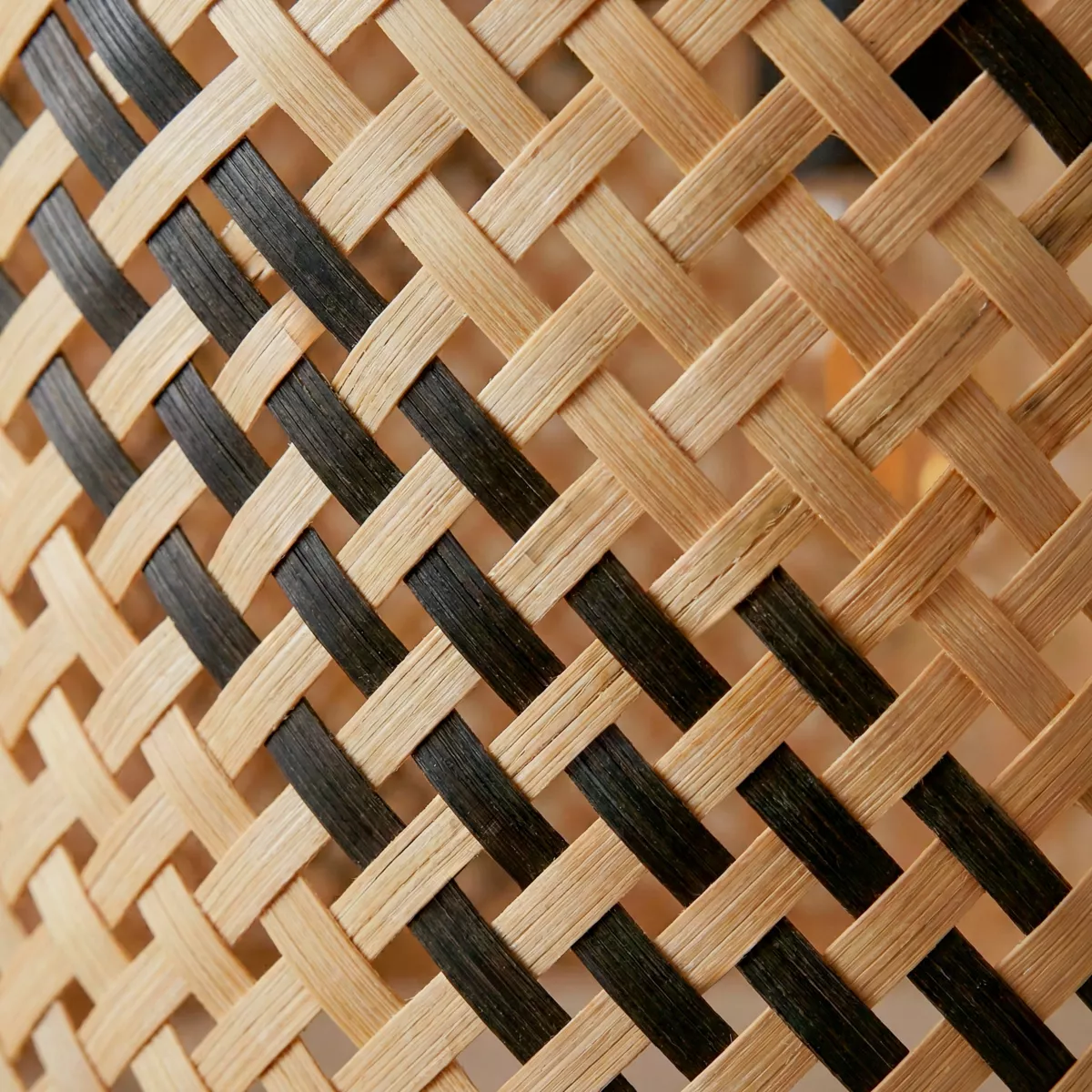 Suspension lumineuse en bambou (D50 cm) Frontera Noir et naturel