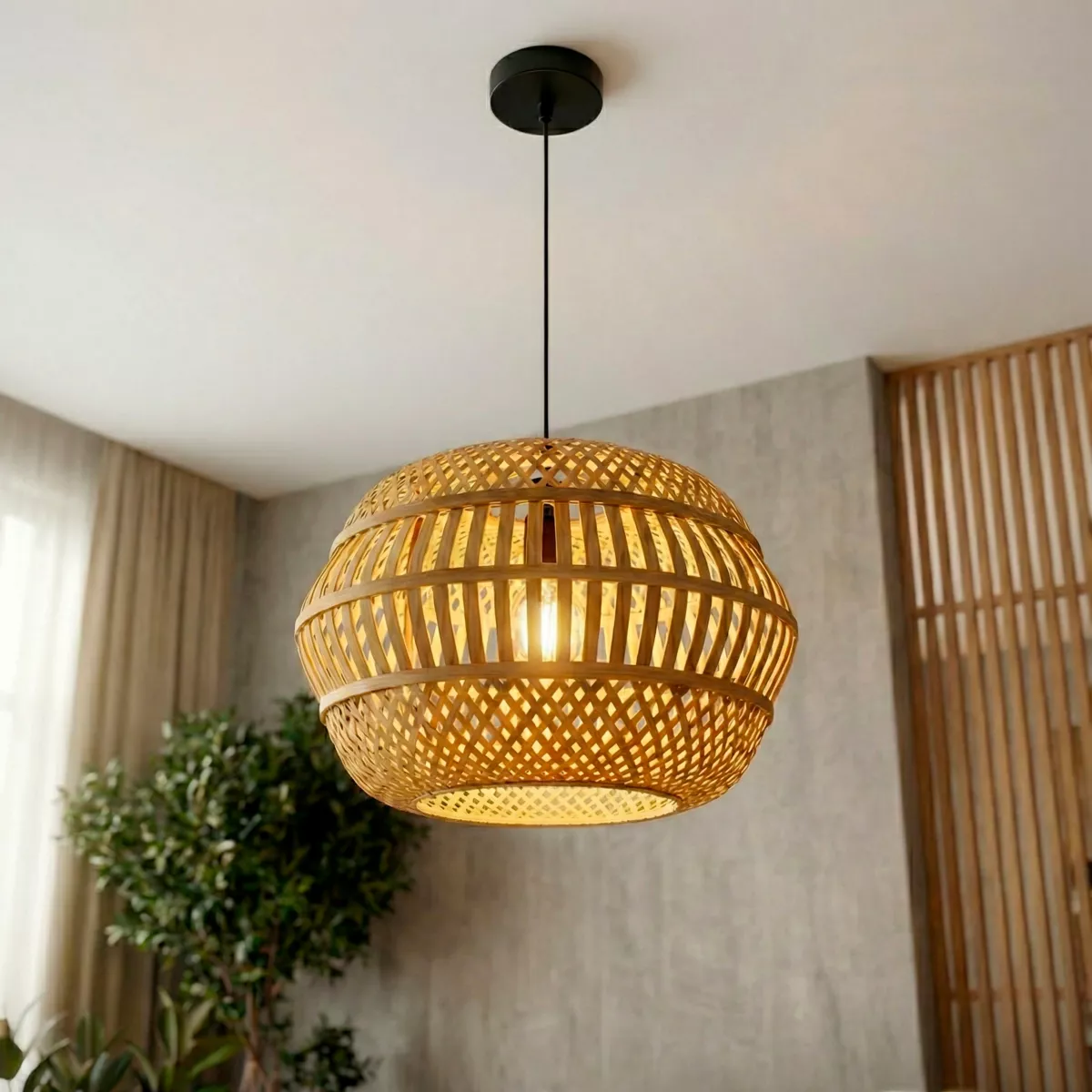 Sospensione luminosa in bambù traforata (D50 cm) Manresa Naturale