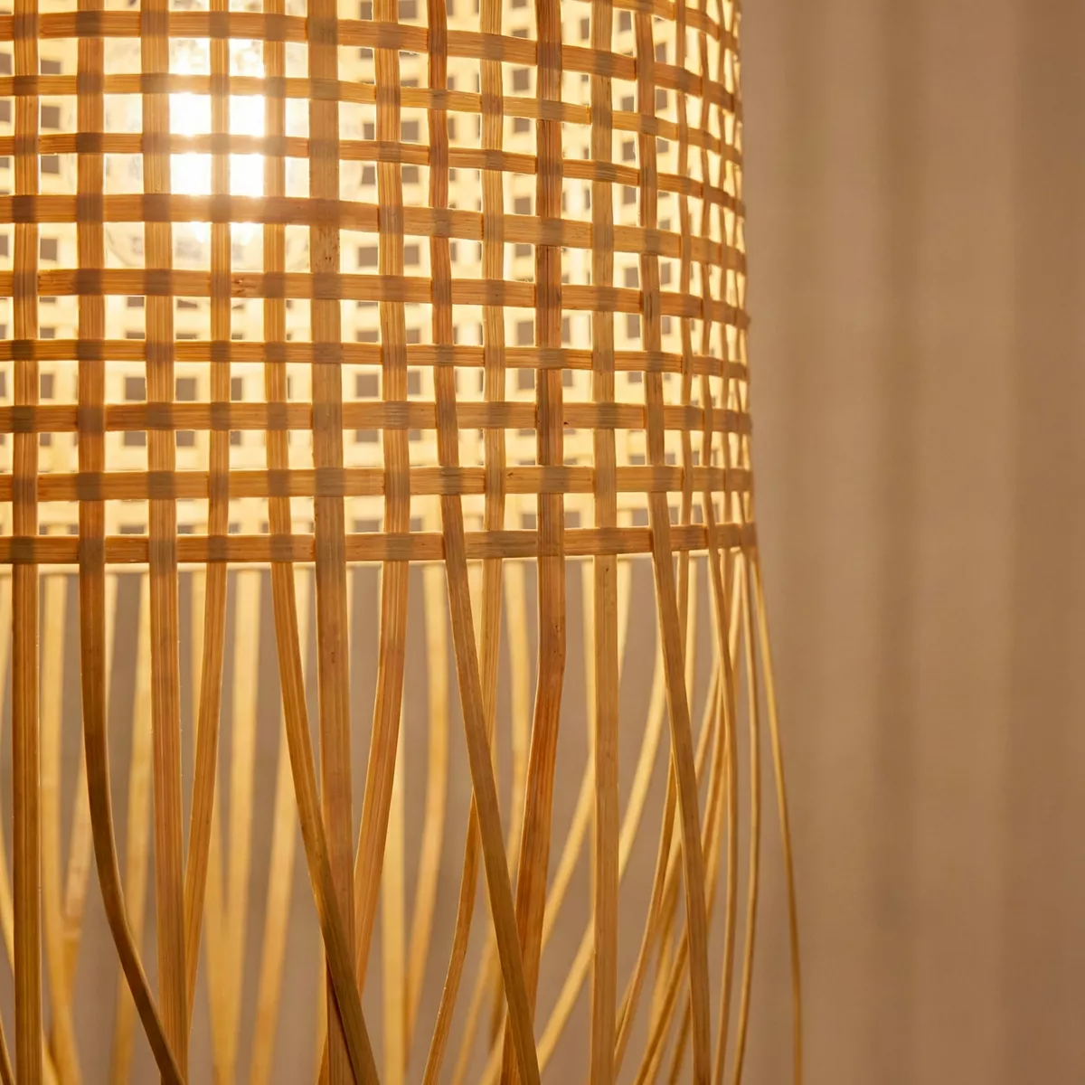 Suspension lumineuse à franges en bambou (H85 cm) Maoki Naturel