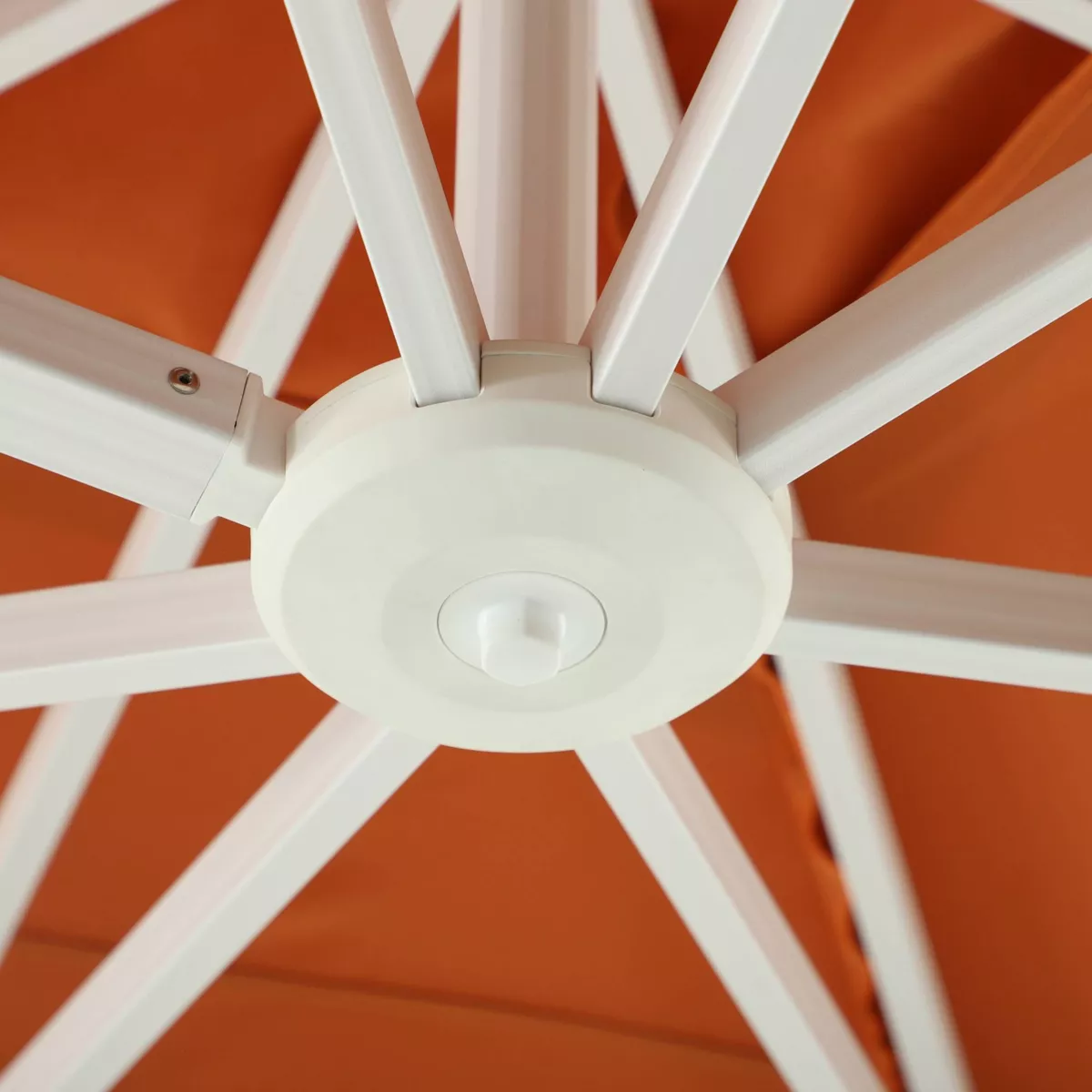 Ombrellone sporgente quadrato in alluminio con base (3 x 3 m) Elyra Bianco e Terracotta